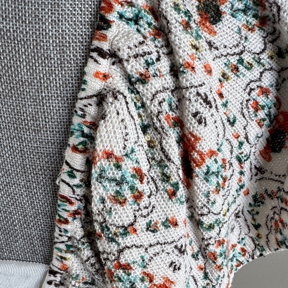 Anthropologie Floral Print V-Neck knit Top with Tie Detail size -Small - Picture 8 of 13